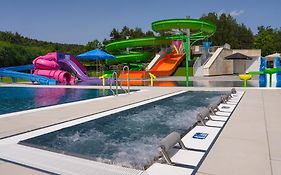 Osada Zborów Camp&Bed